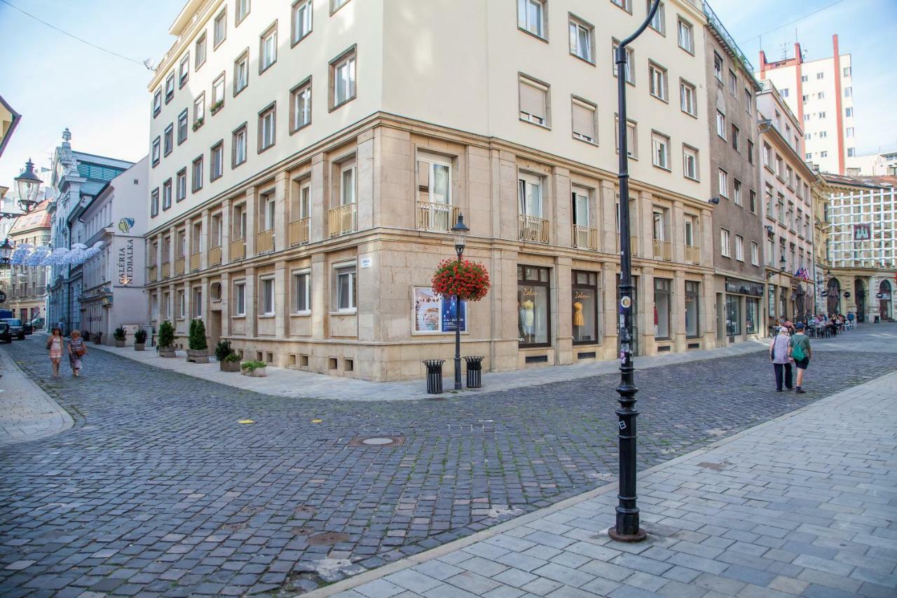 Downtown Pedestrian Zone Apartment Братислава Екстер'єр фото
