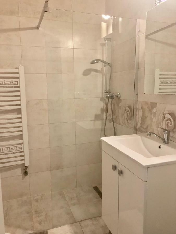 Downtown Pedestrian Zone Apartment Братислава Екстер'єр фото